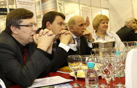 -:             / Russian Wine Fair 2010