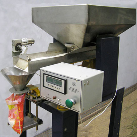 ДВП - Дозатор весовой полуавтоматический (Упаковка весовая в готовую тару)